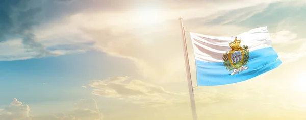 Bandera San Marino Ondeando Hermoso Cielo Con Sol —  Fotos de Stock
