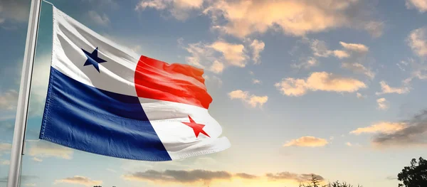 Panamá Ondeando Bandera Hermoso Cielo Con Nubes — Foto de Stock