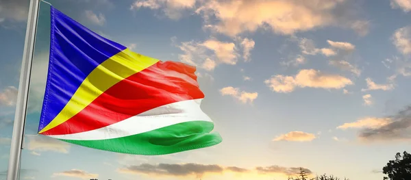 Seychelles Waving Flag Beautiful Sky Clouds — Stock Photo, Image