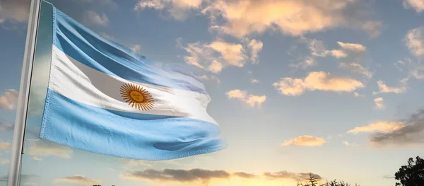 Argentinien Schwenkt Flagge Schönen Himmel Mit Wolken — Stockfoto