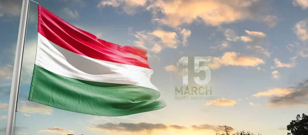 Угорщина Махає Прапором Прекрасному Небі Хмарами — стокове фото