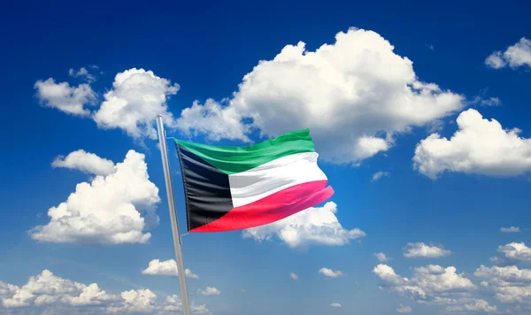 Kuvait Lobogtatja Zászlót Gyönyörű Égen Felhők — Stock Fotó
