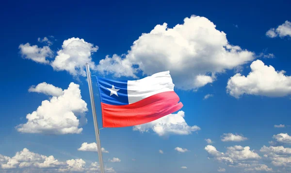 Chile Ondeando Bandera Hermoso Cielo Con Nubes — Foto de Stock