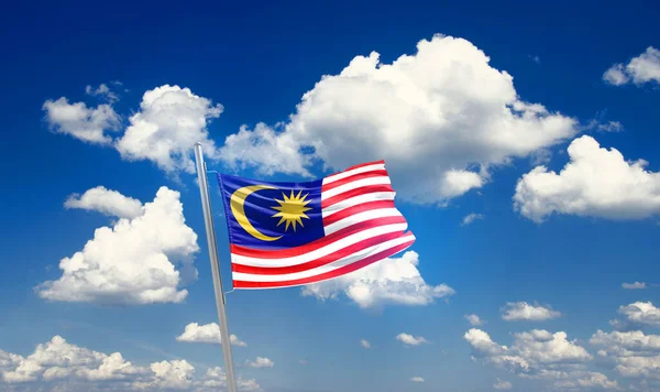 Malaysia Viftar Flagga Vacker Himmel Med Moln — Stockfoto