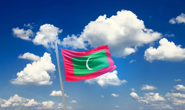 Maledivy Mávají Vlajkou Krásné Obloze Mraky — Stock fotografie