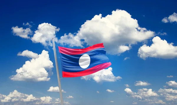Laos Zwaaiende Vlag Prachtige Lucht Met Wolken — Stockfoto