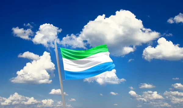 Serra Leoa Acenando Bandeira Céu Bonito Com Nuvens — Fotografia de Stock