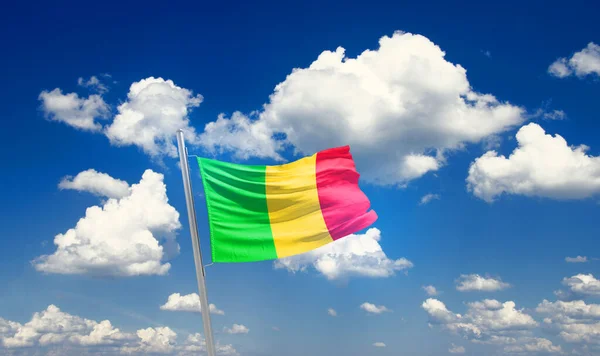 Mali Viftar Flagga Vacker Himmel Med Moln — Stockfoto