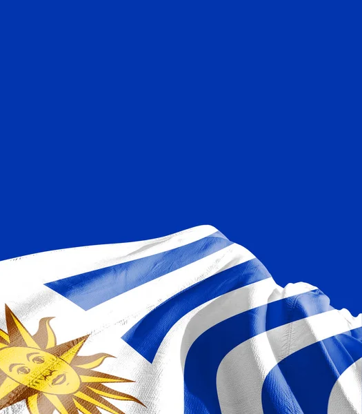 乌拉圭国旗与深蓝色的对比 — 图库照片