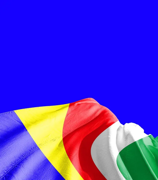 Прапор Сейшельських Островів Проти Синього — стокове фото