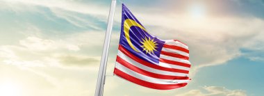 Gökyüzüne karşı Malezya bayrağı 
