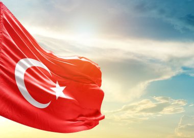 Türkiye gökyüzüne karşı bayrak 