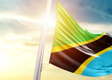 Tanzanya bayrağı güneşli gökyüzüne karşı