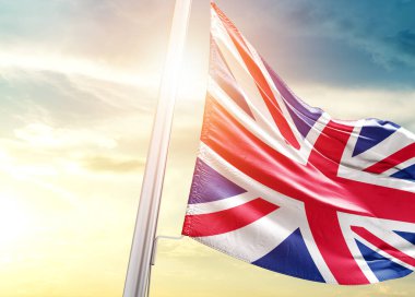 Birleşik Krallık bayrağı güneşe karşı