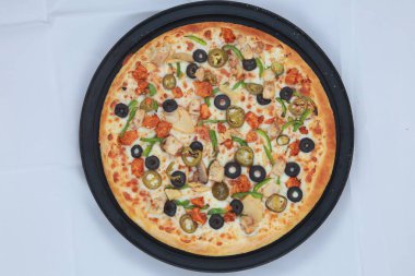 Lezzetli bir pizzanın yakın çekimi. 