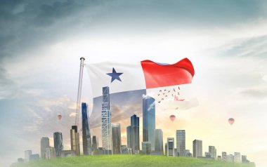 Panama bayrağı bulutlu arkaplanda dalgalanıyor 