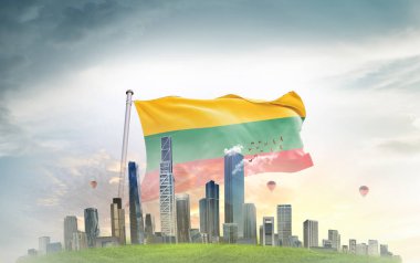 Bulutlu arkaplanda Litvanya bayrağı 