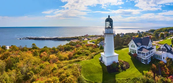 Imagem Farol Colina Com Vista Para Deslumbrante Costa Maine Outono — Fotografia de Stock