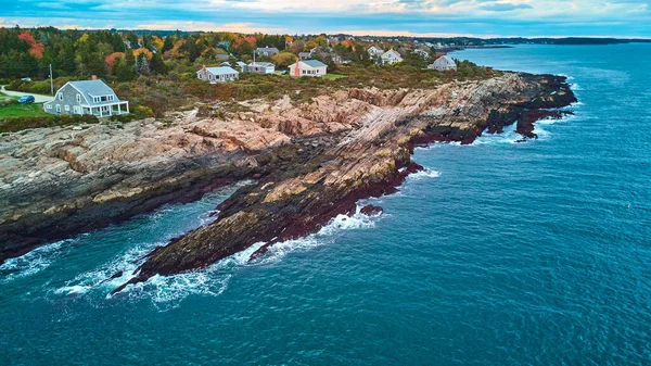 Obraz Aerial Wybrzeża Maine Skalistych Klifów Domów Fal Oceanicznych Awarii — Zdjęcie stockowe