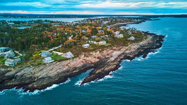 Obraz Skalistych Klifów Domów Wyspach Wybrzeża Maine Podczas Zmierzchu — Zdjęcie stockowe