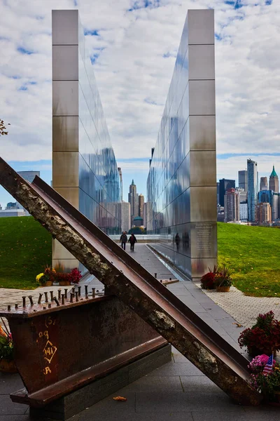 Bild Bit Kollapsade Stålbalk Från Twin Towers New Jersey Minnesmärke — Stockfoto