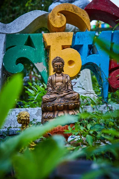 Image Garden Plants Surround Buddha Statue Colorful Lettering — Stock Photo, Image
