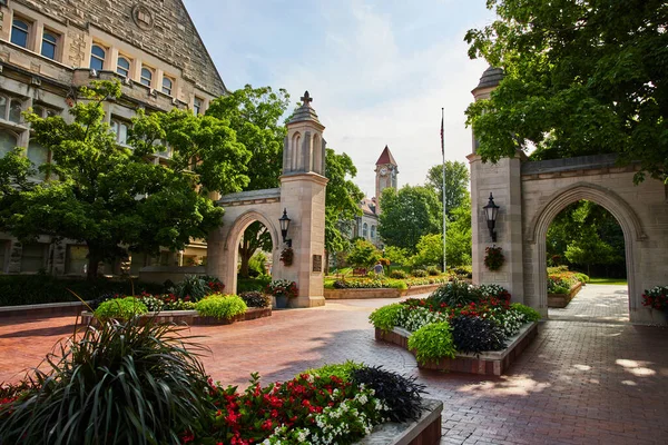 Image of Bloomington Indiana University entrance to college campus