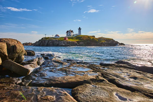 Imagem Costa Rochosa Maine Com Oceano Ilha Com Farol Com — Fotografia de Stock