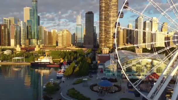 Video Aerial Terbang Dengan Ferris Wheel Navy Pier Chicago Selama — Stok Video