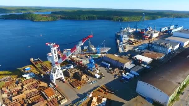 Video Aerial Shipyard Maine River Many Large Ships Being Built — Stock Video