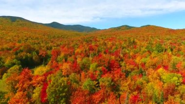 Uçan havanın çarpıcı Vermont tepeleri ve dağları üzerindeki görüntüsü