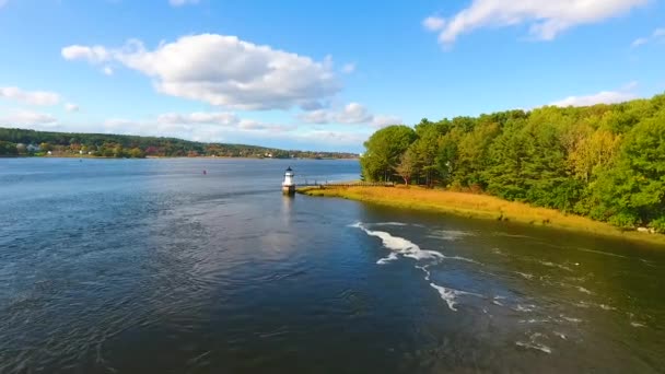 Vidéo Vol Aérien Vers Distant View River Small Lighthouse Maine — Video