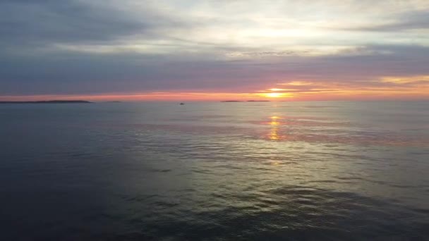Vídeo Drone Através Costa Maine Oceano Atlântico Direção Vistas Douradas — Vídeo de Stock