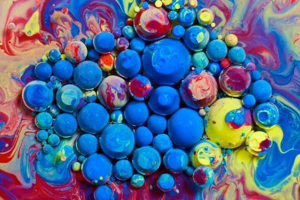 Afbeelding Van Veel Blauwe Olie Bubbels Levendige Abstracte Kleuren Zwemmen — Stockfoto