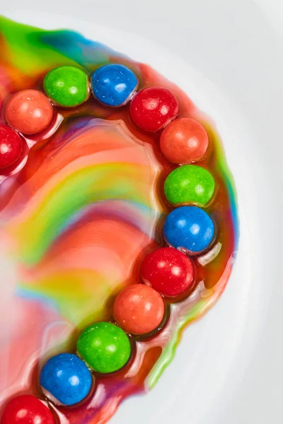 ปภาพของคร งวาเลนไทน Skittles วใจเล อดออกส นหล — ภาพถ่ายสต็อก