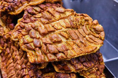 Chicharrones üzerinde et görüntüsü üst üste yığılmış