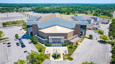 Allen Ülkesi Savaş Anıtı Stadyumu 'nun savaş anıtlı havadan görünüşü