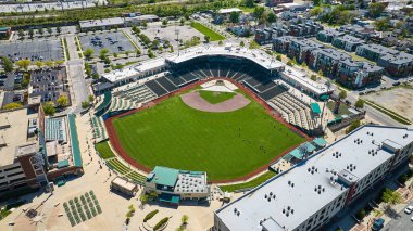 Fort Wayne şehir merkezindeki Tin Caps Stadyumu Parkview sahasının elmaslı görüntüsü