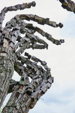 Anthony Heinz May 'in Engotterung heykelinin soyut sanat eseri.