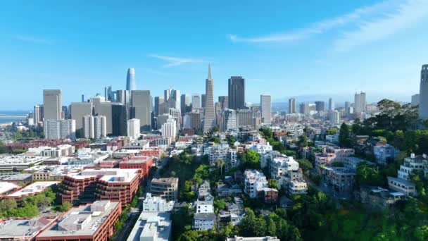 サンフランシスコ市のパンのビデオ テレグラフヒルとコイトタワーの閉鎖 — ストック動画