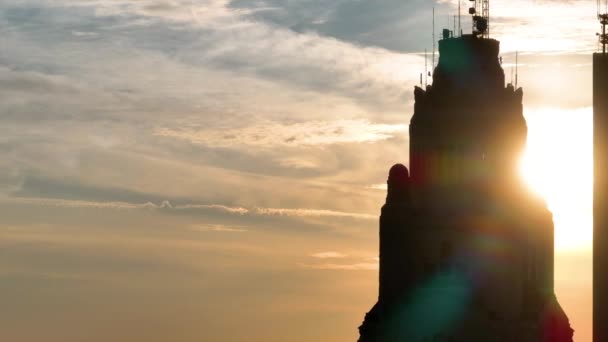 Відео Аерофотозйомка Затемненого Силуету Зверху Вежі Левеке Сході Сонця Панорама — стокове відео
