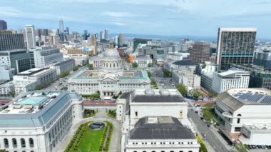 San Francisco Adliyesi 'nin etrafındaki geniş açı yakalama alanının videosu.