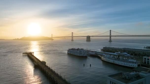 San Francisco Körfezi Nde Oakland Köprüsü Rıhtımda Batan Muhteşem Altın — Stok video
