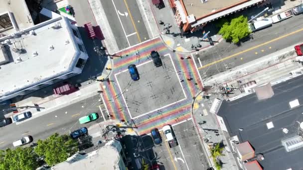 Video Van Spiraal Shot Van Rainbow Crosswalk San Francisco California — Stockvideo