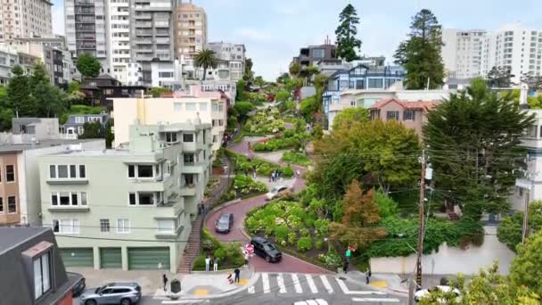 Lombard Caddesini Tepeden Tırnağa Havaya Uçuran Görüntüler — Stok video