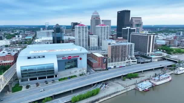 Video Kfc Center Louisville Aerial Video River Ferry Boats — Stock Video