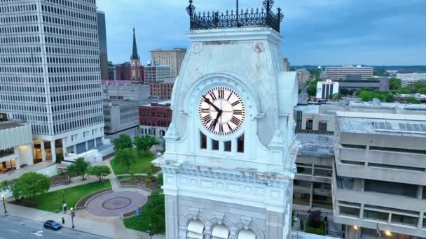 Louisville Metro Konseyi Nin Şafak Vakti Klibinde — Stok video
