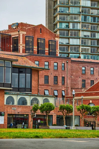 旧金山的大型红砖Ghirardelli建筑结构图像 — 图库照片