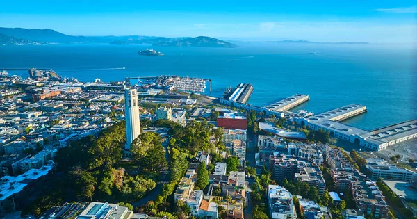 San Francisco Körfezi Alcatraz Adası Manzaralı Coit Kulesi — Stok fotoğraf