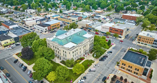 Imagen Aerial Auburn Indiana Con Foco Juzgado Del Centro —  Fotos de Stock